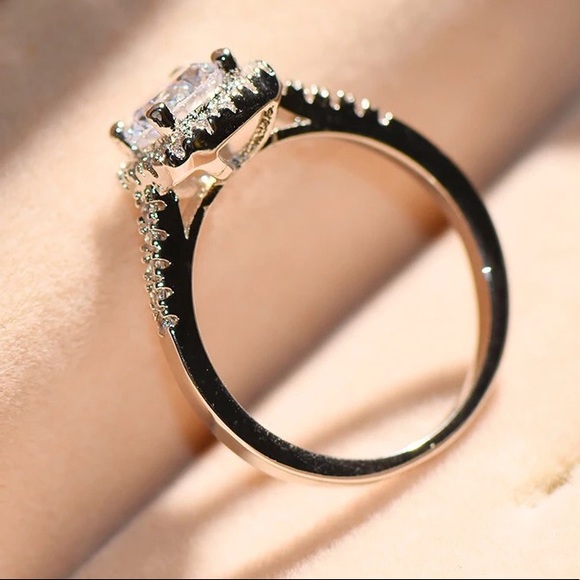 Square Stone Ring - Picture 3 of 4